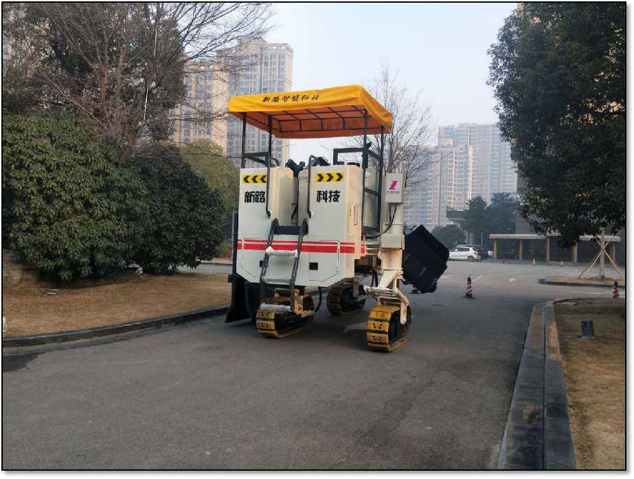要正確使用操作混凝土路緣石滑模攤鋪機，定期對路緣石滑模機進行保養(yǎng)和維護